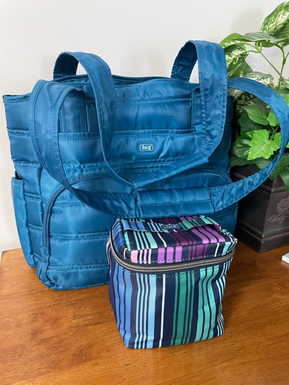 Lug Tote EUC